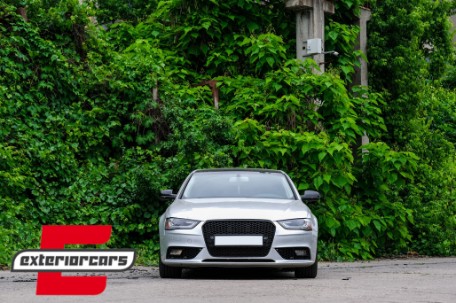 Bočne mrežice RS4 dizajn (piano crna) / Audi A4 B8 Facelift (2012-2015), GRAU20