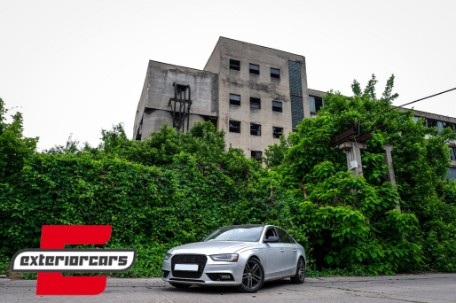 Bočne mrežice RS4 dizajn (piano crna) / Audi A4 B8 Facelift (2012-2015), GRAU20