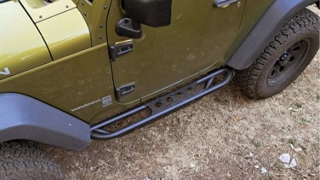 Bočne stepenice željezne / Jeep Wrangler Rubicon JK (2007-2017) 2 vrata, RBJEWJK2DARM