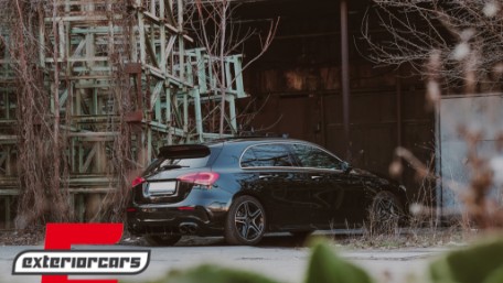 Bočni flapovi zadnjeg branika A35 AMG dizajn (piano crna) / Mercedes A-klasa W177 (04.2018-12.2022), GCP-1778001