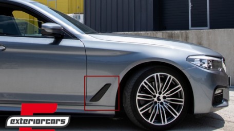 Bočni otvori za ventilaciju (piano crna) / BMW serije 5 G30 G31 (2017-2019), LIBM07