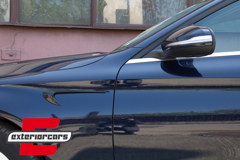 Bočni ukrasi AMG dizajn (piano crna) / Mercedes C-klasa W205 S205 E-klasa W213 S213, WOMBB