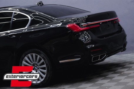 Bodykit za pretvorbu u G12 Facelift dizajn / BMW serije 7 F01 (2008-2015), CBBMF01NL