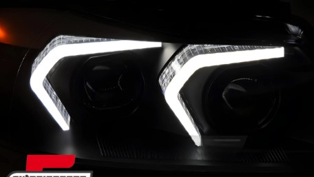 Full LED prednja svjetla (crna) / BMW serije 3 E90 limuzina E91 karavan (03.2005-08.2008), LPBMR0