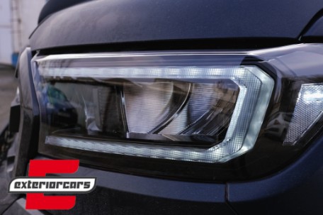 Full LED prednja svjetla LightBar SEQ žmigavci (crna) / Ford Ranger (2015-2022), LPFO93