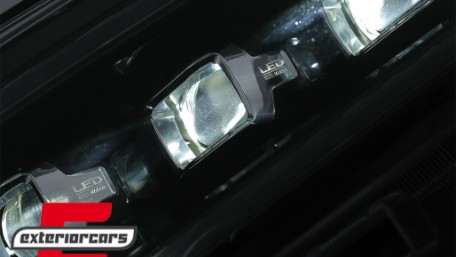 Full LED prednja svjetla LightBar SEQ žmigavci (crna) / Ford Ranger (2015-2022), LPFO94