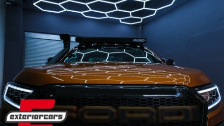 Full LED prednja svjetla LightBar SEQ žmigavci (crna) / Ford Ranger (2015-2022), LPFO94