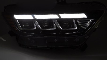 Full LED prednja svjetla SEQ žmigavci / Ford Mustang VI (2015-2017), LPFOD4