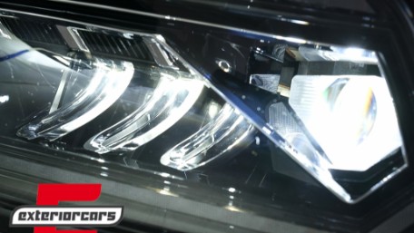 Full LED prednji farovi SEQ žmigavci (crna) / Ford Mustang V (2004-2009), HLFOMUFLED