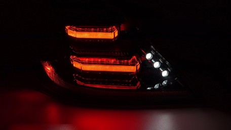 Full LED stražnja svjetla SEQ žmigavci (crna) / Nissan 370Z (2009-2020), LDNI12