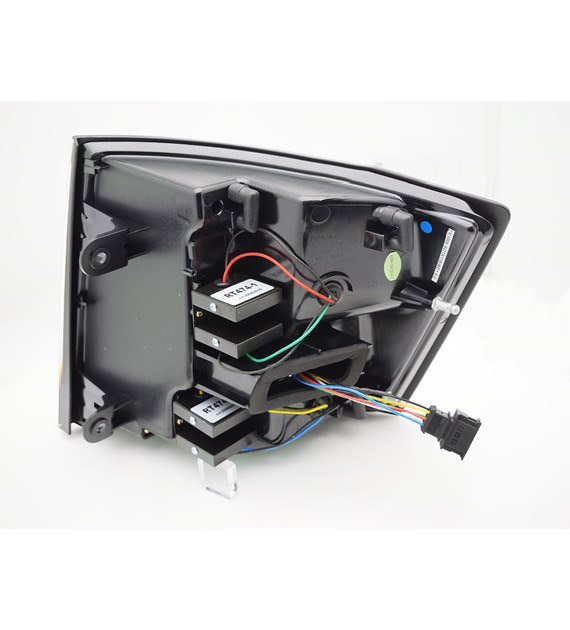 Full LED stražnja svjetla SEQ žmigavci (crna) / Škoda Octavia III karavan (2012-2019), LDSK17