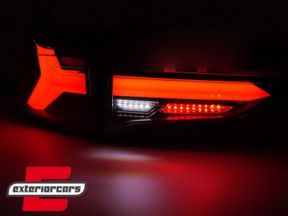 Full LED stražnja svjetla SEQ žmigavci (crna) / Toyota RAV4 (2019-2025), LDTO31