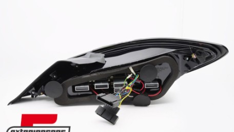 Full LED stražnja svjetla SEQ žmigavci (crna/crvena) / Mercedes CLA C117 W117 (2013-2018), LDMEG2