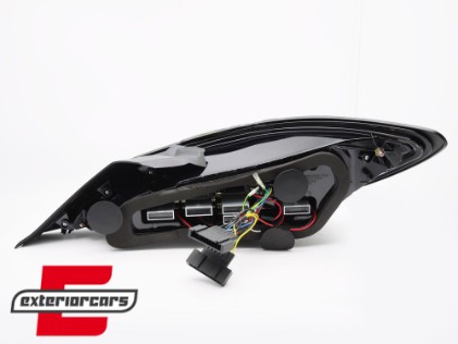 Full LED stražnja svjetla SEQ žmigavci (crna/crvena) / Mercedes CLA C117 W117 (2013-2018), LDMEG2