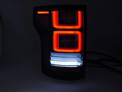 Full LED stražnja svjetla SEQ žmigavci (crvena) / FORD F150 Mk13 (2014-2020), LDFO95
