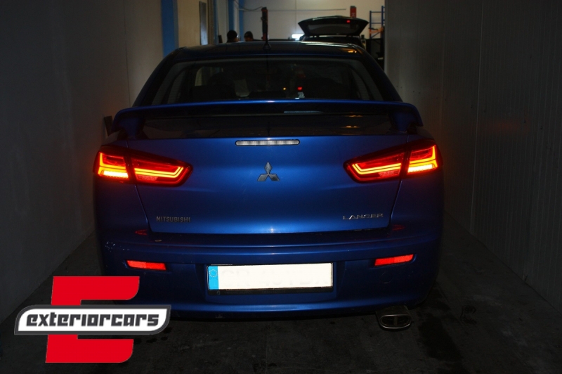 Full LED stražnja svjetla SEQ žmigavci (crvena) / Mitsubishi Lancer 8 limuzina (2007-2017), LDMI11