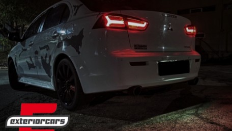 Full LED stražnja svjetla SEQ žmigavci (crvena) / Mitsubishi Lanc
er 8 limuzina (2007-2017), LDMI11