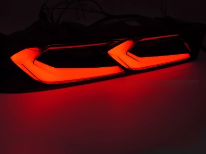 Full LED stražnja svjetla SEQ žmigavci (crvena/crna) / Chevrolet Camaro (05.2015-2018), LDCT07