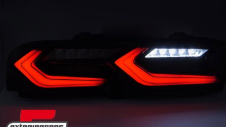 Full LED stražnja svjetla SEQ žmigavci (crvena/crna) / Chevrolet Camaro (2019-2024), LDCT09