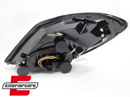 Full LED stražnja svjetla SEQ žmigavci (crvena/crna) / Mercedes C klasa W205 limuzina (2014-2021), LDMEG7