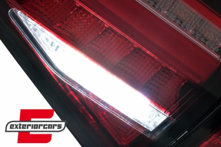 Full LED stražnja svjetla SEQ žmigavci (crvena/kristal) / Audi A4 B8 limuzina (2012-2015), LDAUG9