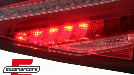 Full LED stražnja svjetla SEQ žmigavci (crvena/kristal) / Audi A4 B8 limuzina (2012-2015), LDAUG9
