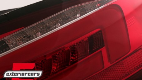 Full LED stražnja svjetla SEQ žmigavci (crvena/kristal) / Audi A4 B8 limuzina (2012-2015), LDAUG9