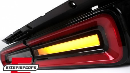 Full LED stražnja svjetla SEQ žmigavci (crvena/kristal) / Dodge Challenger (2008-2014), TLDOGCHA3
