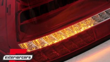 Full LED stražnja svjetla SEQ žmigavci (crvena/kristal) / Mercedes C-klasa W203 (2000-2004) limuzina, LDMED4