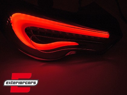 Full LED stražnja svjetla SEQ žmigavci (crvena/kristal) / Toyota GT86 (2012-2019), LDTO36