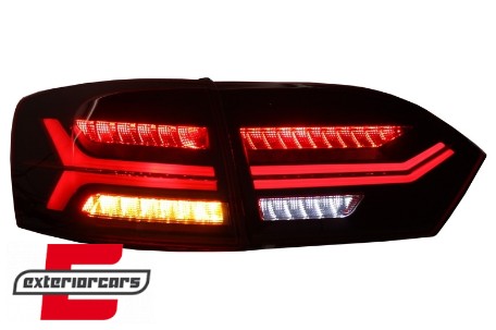 Full LED stražnja svjetla SEQ žmigavci (crvena/kristal) / VW Jetta Mk6 VI (2011-2014), LDVWV8