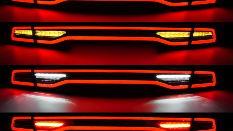 Full LED stražnja svjetla SEQ žmigavci / Dodge Charger (2011-2015), LDDO01