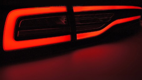 Full LED stražnja svjetla SEQ žmigavci / Dodge Charger (2011-2015), LDDO01