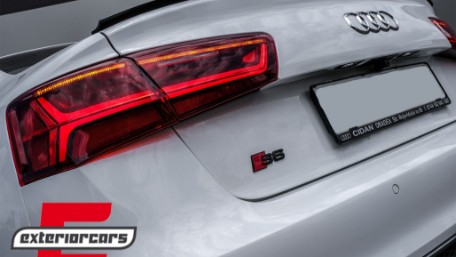 Full LED stražnja svjetla SEQ žmigavci Facelift dizajn (crvena/kristal) / Audi A6 4G C7 limuzina (2011-2014), LDAUG0