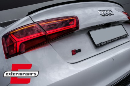 Full LED stražnja svjetla SEQ žmigavci Facelift dizajn (crvena/kristal) / Audi A6 4G C7 limuzina (2011-2014), LDAUG0