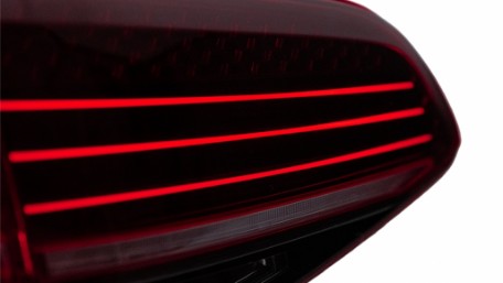 Full LED stražnja svjetla SEQ žmigavci LASER look (crvena) / VW Golf 7 & 7.5 VII (2012-2019), LDVWW6