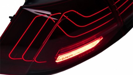 Full LED stražnja svjetla SEQ žmigavci LASER look (crvena) / VW Golf 7 & 7.5 VII (2012-2019), LDVWW6