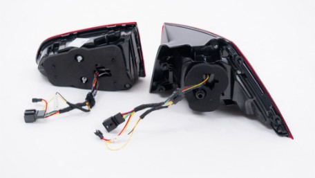 Full LED stražnja svjetla SEQ žmigavci LASER look (crvena) / VW Golf 7 & 7.5 VII (2012-2019), LDVWW6