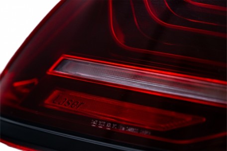 Full LED stražnja svjetla SEQ žmigavci LASER look (crvena) / VW Golf 7 & 7.5 VII (2012-2019), LDVWW6