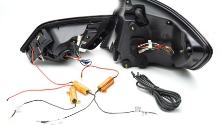 Full LED stražnja svjetla SEQ žmigavci (piano crna) / BMW serije 5 F10 (2010-2013) limuzina, LDBMP0