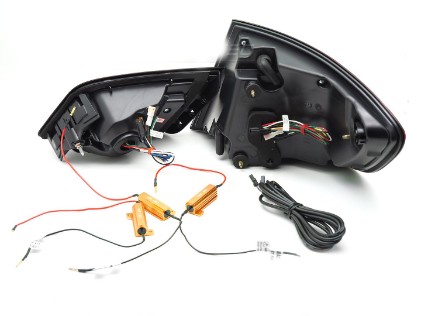 Full LED stražnja svjetla SEQ žmigavci (piano crna) / BMW serije 5 F10 (2010-2013) limuzina, LDBMP0