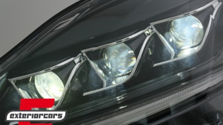 Full prednja svjetla SEQ žmigavci (crna) / LEXUS IS XE20 (2006-2013), LPLE11