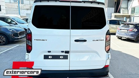 Krovni spojler (ne lakiran) / VW Transporter T7 (2022-) Ford Transit Custom (2023-) sa stražnjim vratima, TSVWT7