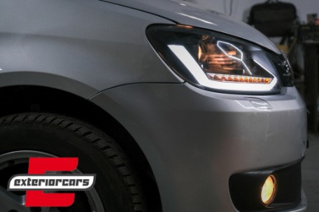 LED prednja svjetla TubeLight SEQ žmigavci (crna) / Volkswagen Touran (08.2010-2015), LPVWS4
