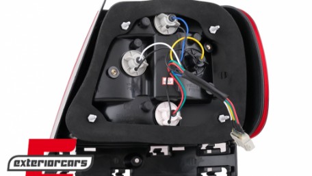 LED stražnja svjetla (crvena/kristal) / Audi A4 B5 (1994-09.2000) limuzina, LDAU25