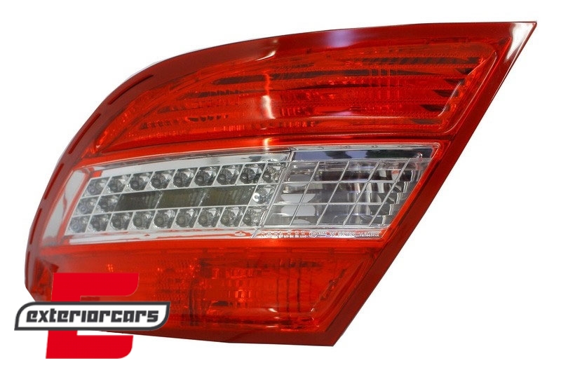 LED stražnja svjetla (crvena/kristal) / Mercedes C-klasa W204 limuzina (2007-2010), LDME35