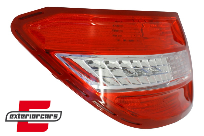 LED stražnja svjetla (crvena/kristal) / Mercedes C-klasa W204 limuzina (2007-2010), LDME35