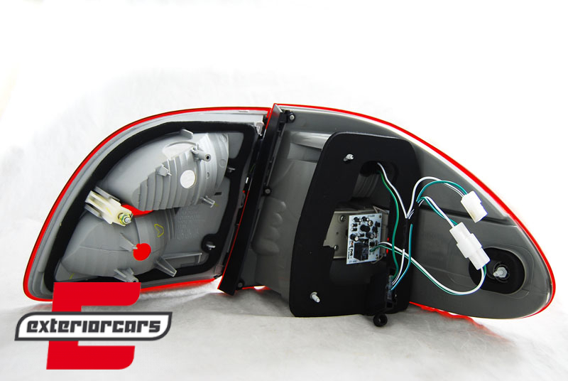 LED stražnja svjetla (crvena/kristal) / Mercedes E-klasa S211 karavan (2002-2006), LDME81