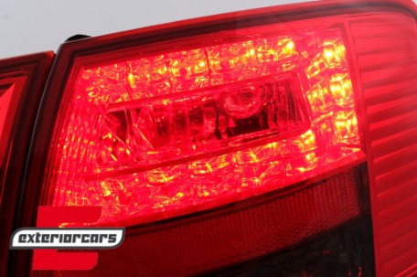 LED stražnja svjetla (crvena/smoke) / Audi A4 B7 (2004-2008) karavan, LDAU38