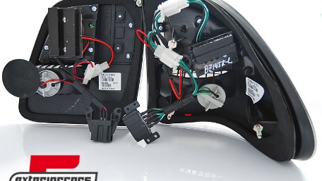 LED stražnja svjetla (crvena/smoke) / Mercedes E-klasa S210 karavan (1995-2002), LDME90